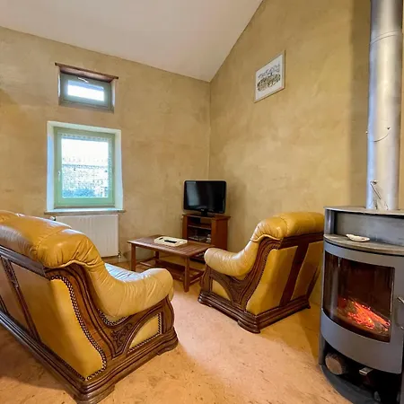 Holiday home A Avec Terrasse, Proche Sites Touristiques Et Commerces - Fr-1-582-219 Lavaudieu