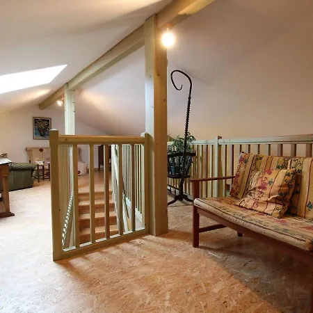 A Avec Terrasse, Proche Sites Touristiques Et Commerces - Fr-1-582-219 Lavaudieu