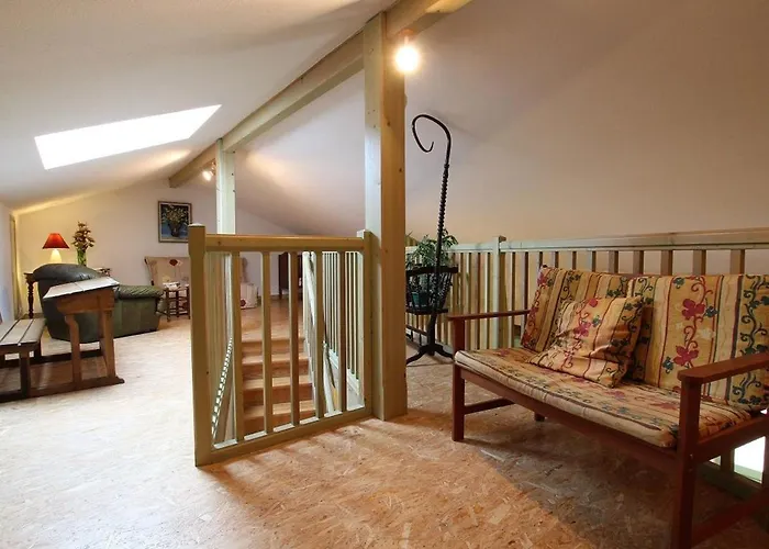 A Avec Terrasse, Proche Sites Touristiques Et Commerces - Fr-1-582-219 Lavaudieu